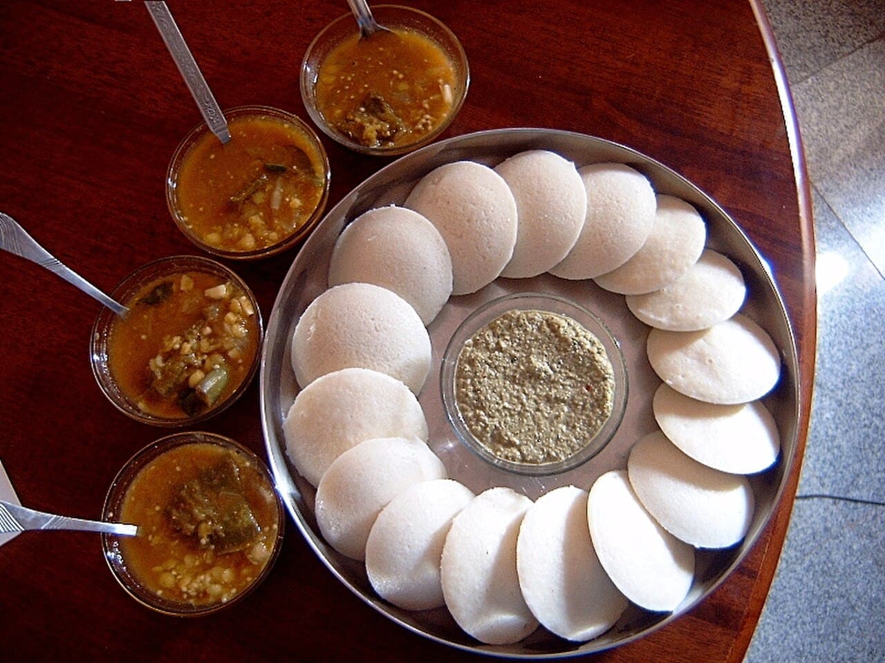 Soft idlis with sambar and chutney